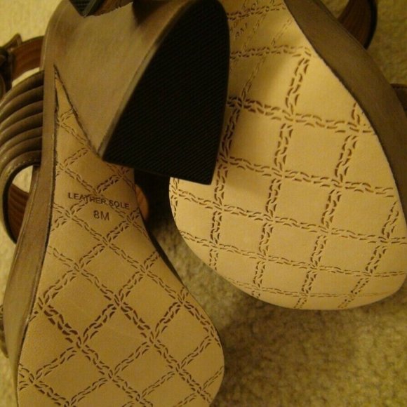 L.A.M.B. Madelle Chocolate Slingback Platform Sandal Heels Size 8M MSRP $285 - Picture 9 of 12